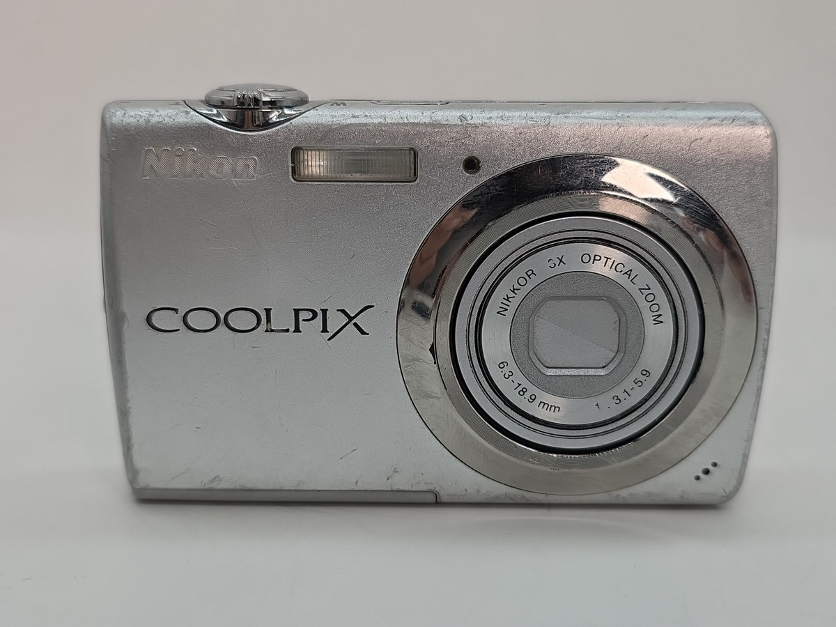 Nikon ニコン COOLPIX S220 デジカメ シルバー Amazon | Nikon デジタルカメラ COOLPIX (クールピクス) S220 ソフト