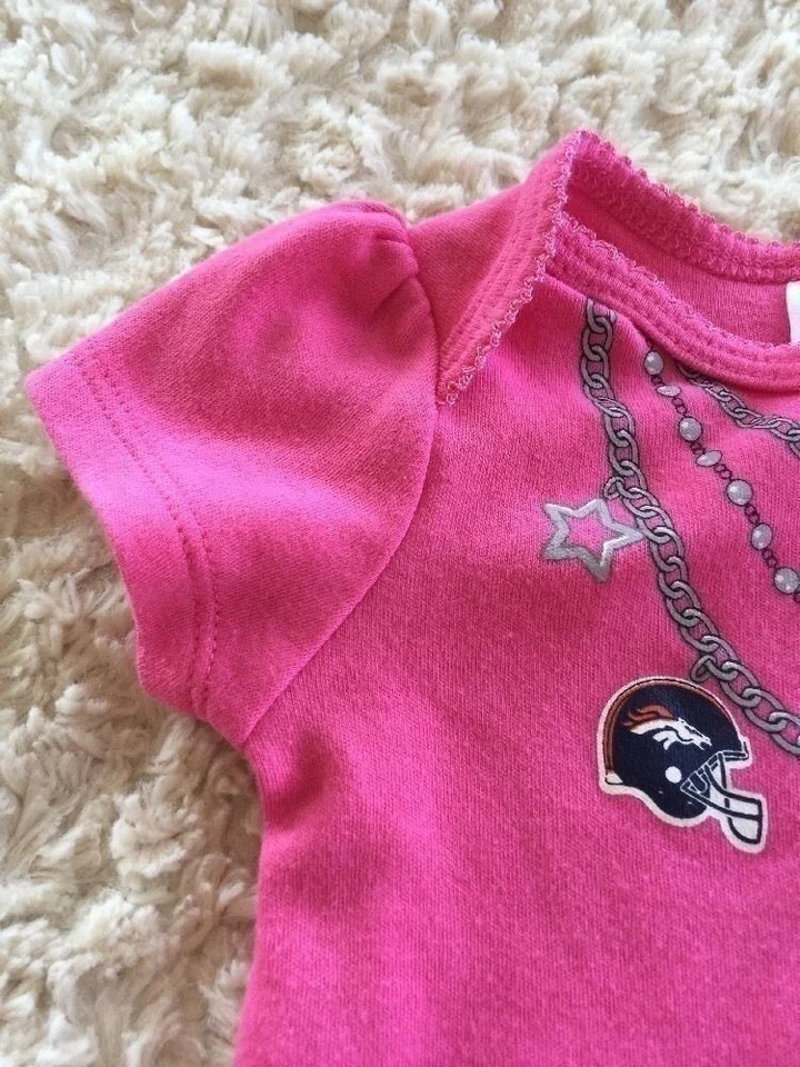Denver Broncos Fútbol Niñas Rosa Manga Corta Collar de Una Pieza 0-3 Meses Foto 3 de 4