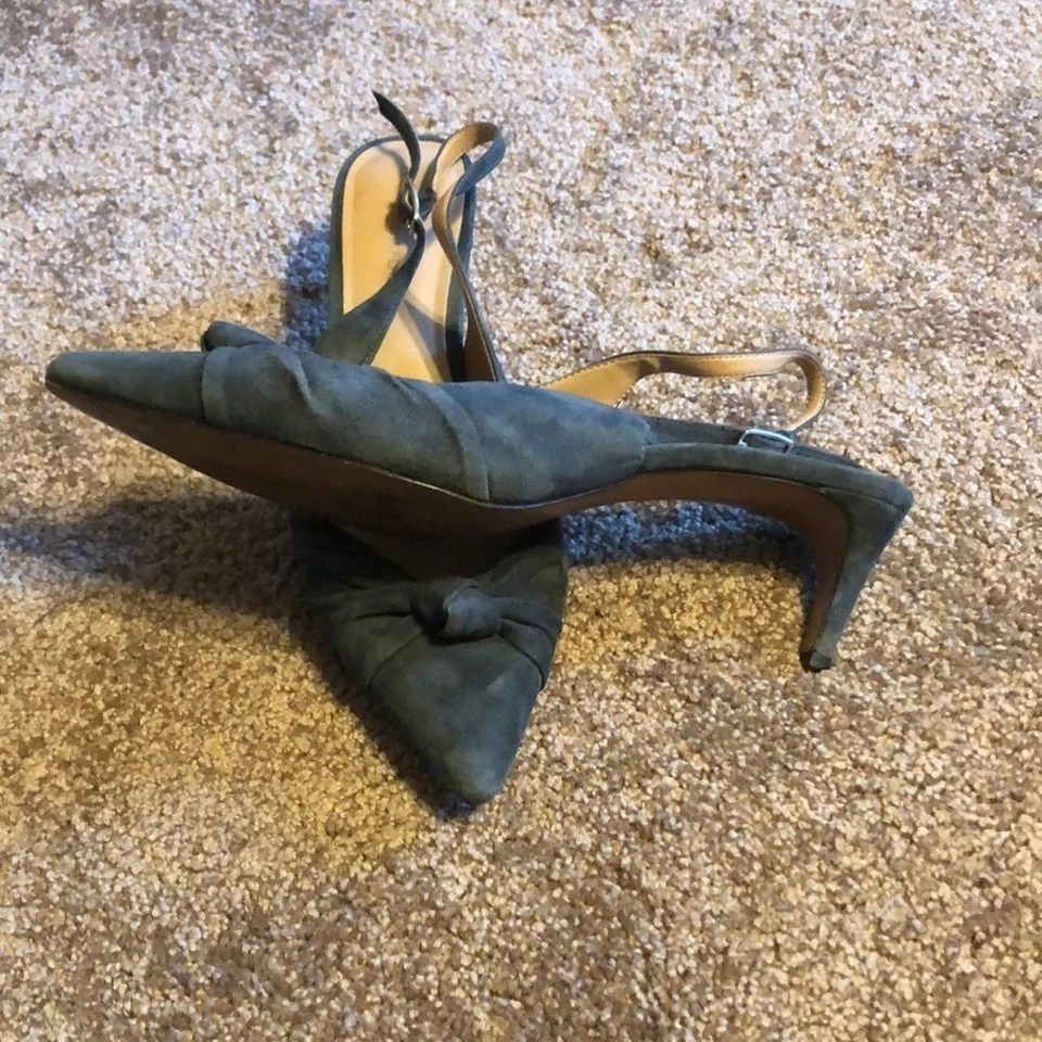 Tacones de gatito de gamuza Banana Republic talla 9 Foto 2 de 4