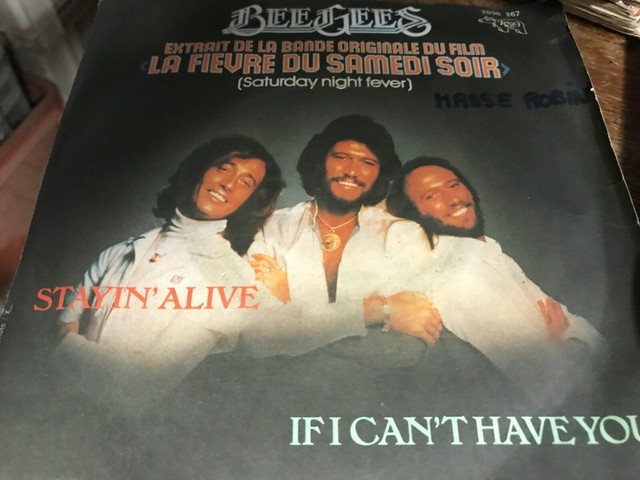 La Fièvre Du Samedi Soir Stayin Alive DISQUE 45T B.O FILM LA FIEVRE DU SAMEDI SOIR / BEE GEES STAYIN ALIVE