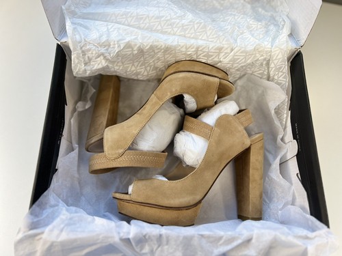 Sandalia de plataforma Pelle Moda PACEY Peep Toe gamuza con leche talla 6,5 nueva en caja $195 - Imagen 21 de 24
