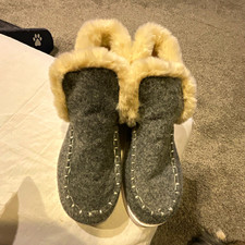 Womens Gray Felt Faux Fur Lined Slip-On Slippers Flat Round Toe EU 40 US 7