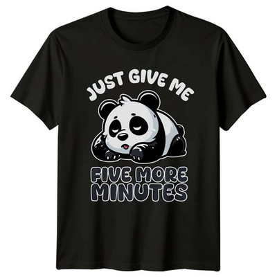 Lustiges Tier-Wortspiel T-Shirt Lazy Panda Just Give Me Five More Minutes