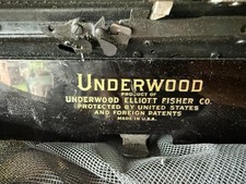 Vintage Underwood Typewriter (Portable) With Case — Excellent Condition thumbnail