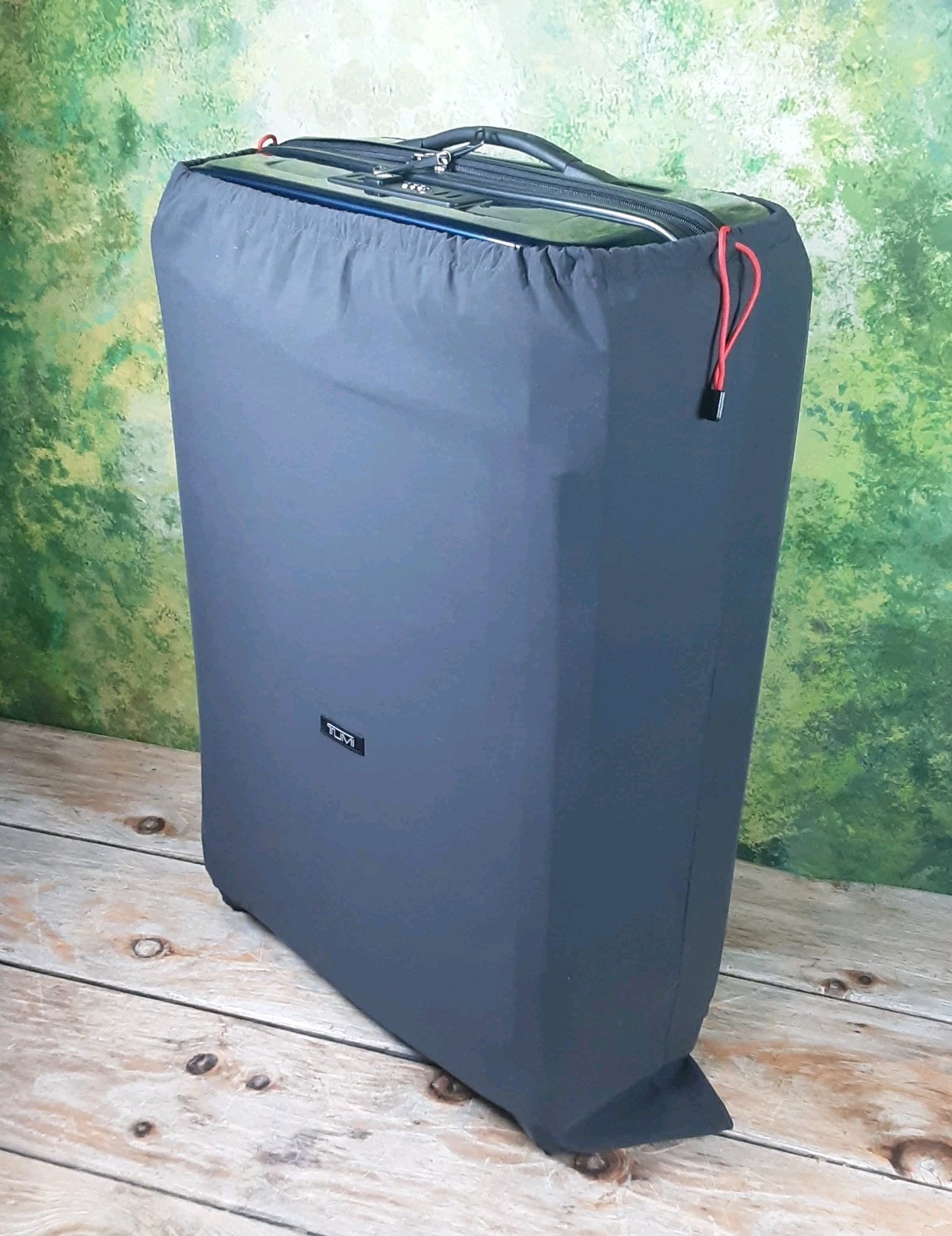 New Tumi Dust Cover in Black