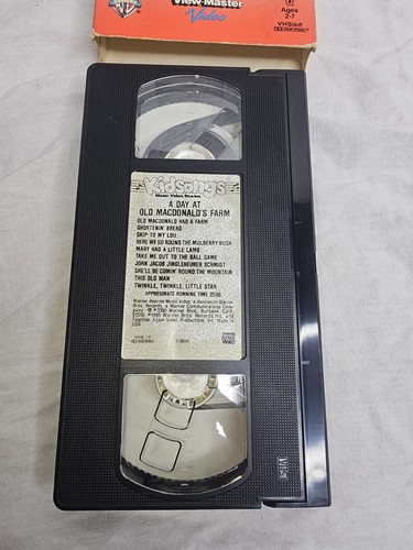 Kidsongs - A Day at Old MacDonald's Farm (VHS 1985) - Picture 3 of 5