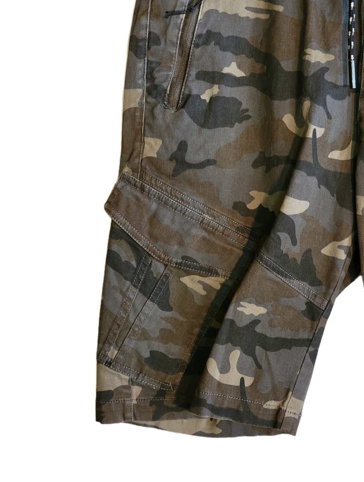 Broken Threads Cargo Pockets Drawstring Camouflag… - image 4