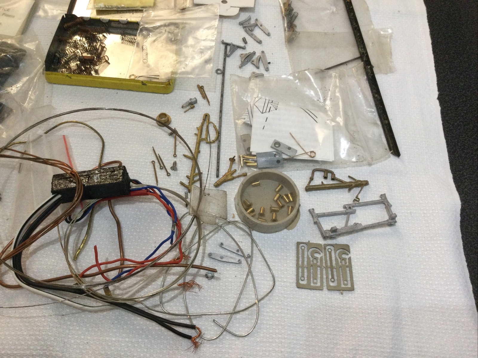 JOB LOT OF MODEL TRAIN SPARE PARTS eBay