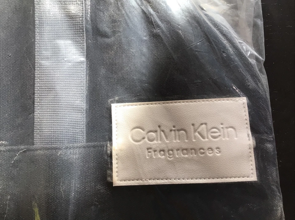 Nuevo Bolso de Lona Negro Calvin Klein Fragancia Spray Valentino Armani Arizona EDP Foto 3 de 4