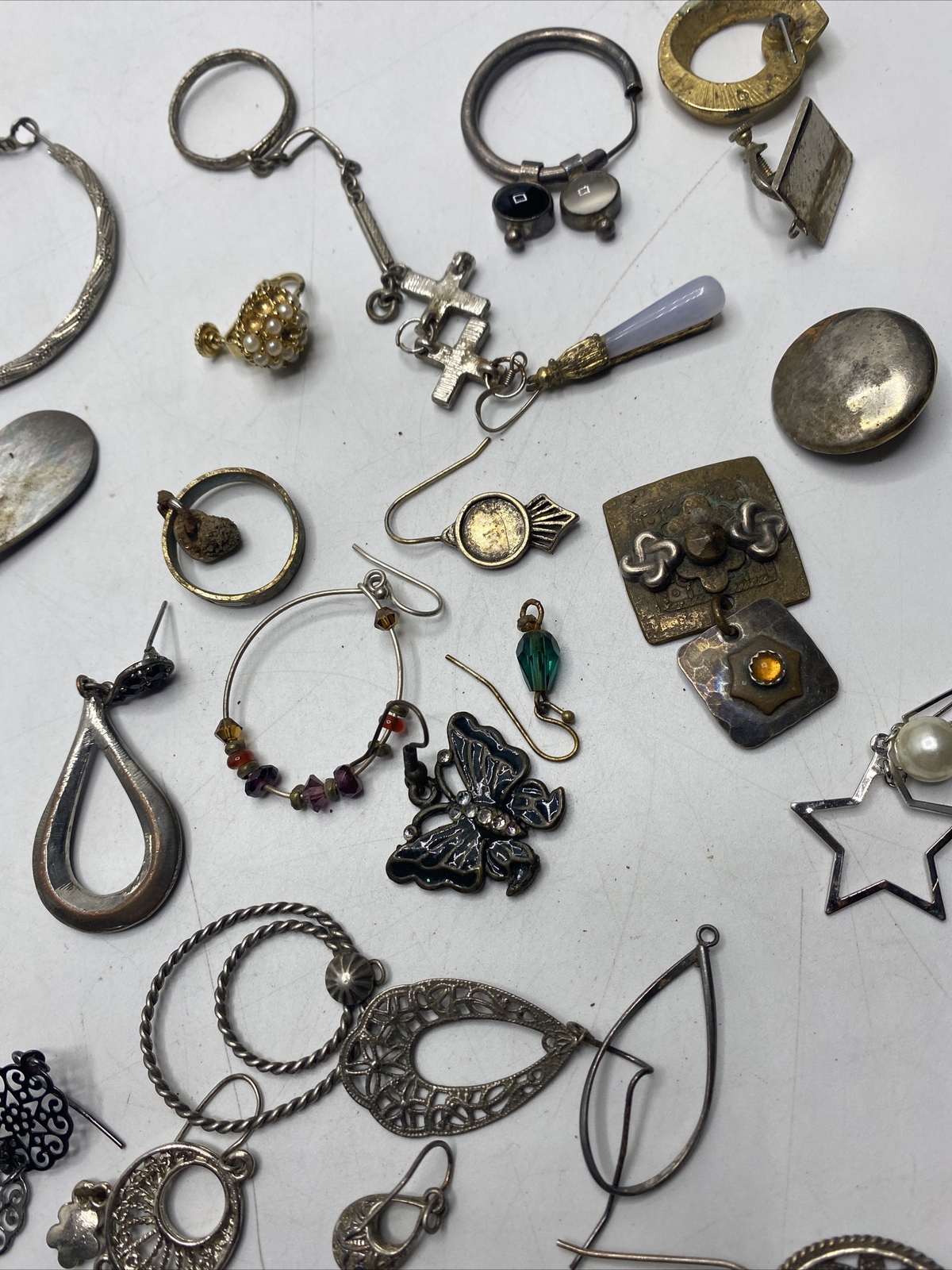 Metal Detector Finds Lot Silver Jewelry Rings Earrings Pins Over 30