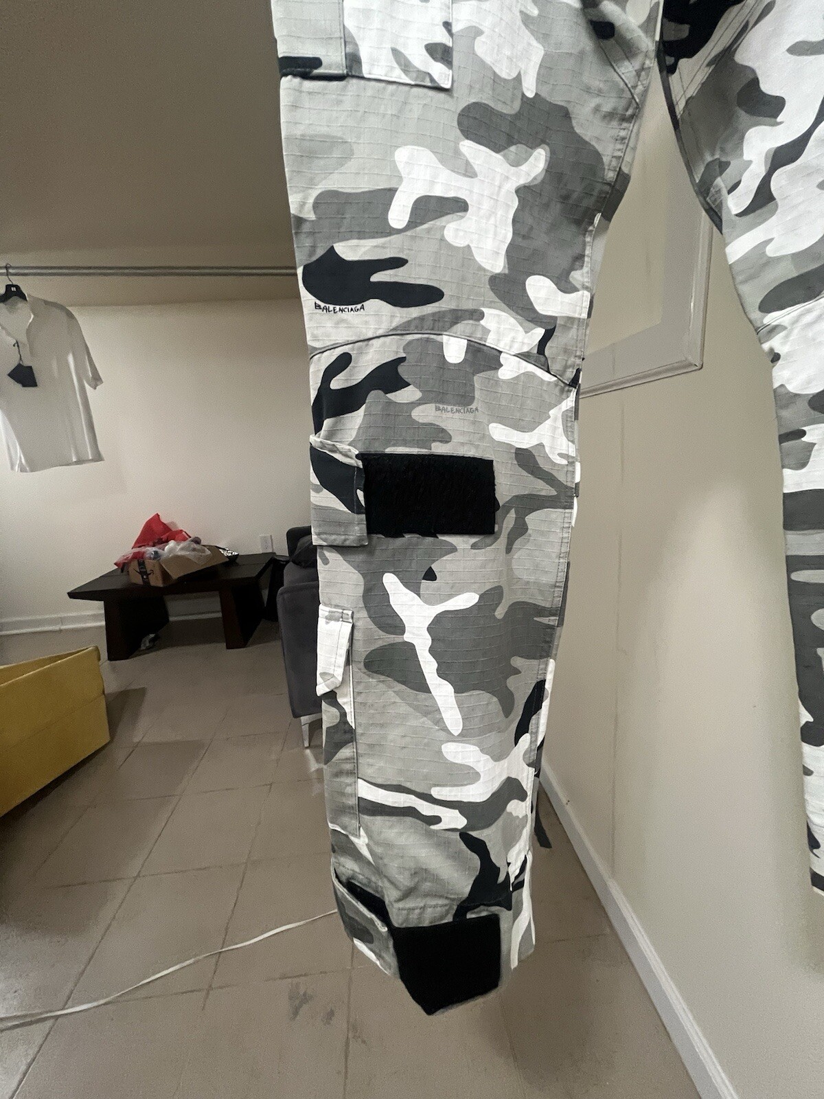 Picture 4 of 24
