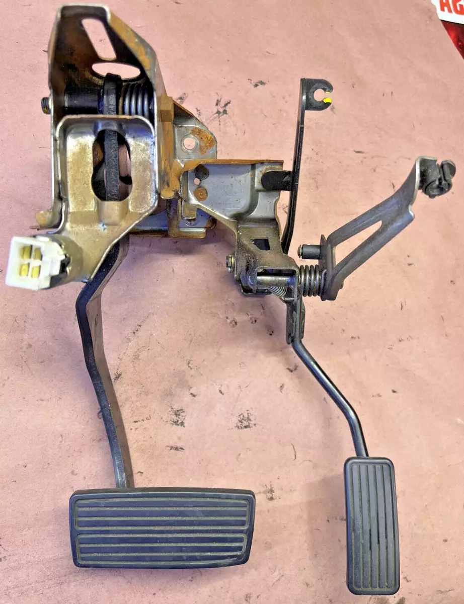 91 ACURA INTEGRA Brake Gas Pedal Assembly Auto AT Accelerator Foot Pedal  90-93