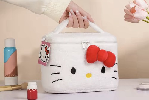 New ListingHello Kitty Sanrio Makeup bag with zip charm