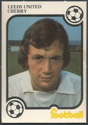 MONTY GUM 1975/76 - LEEDS UNITED - CHERRY