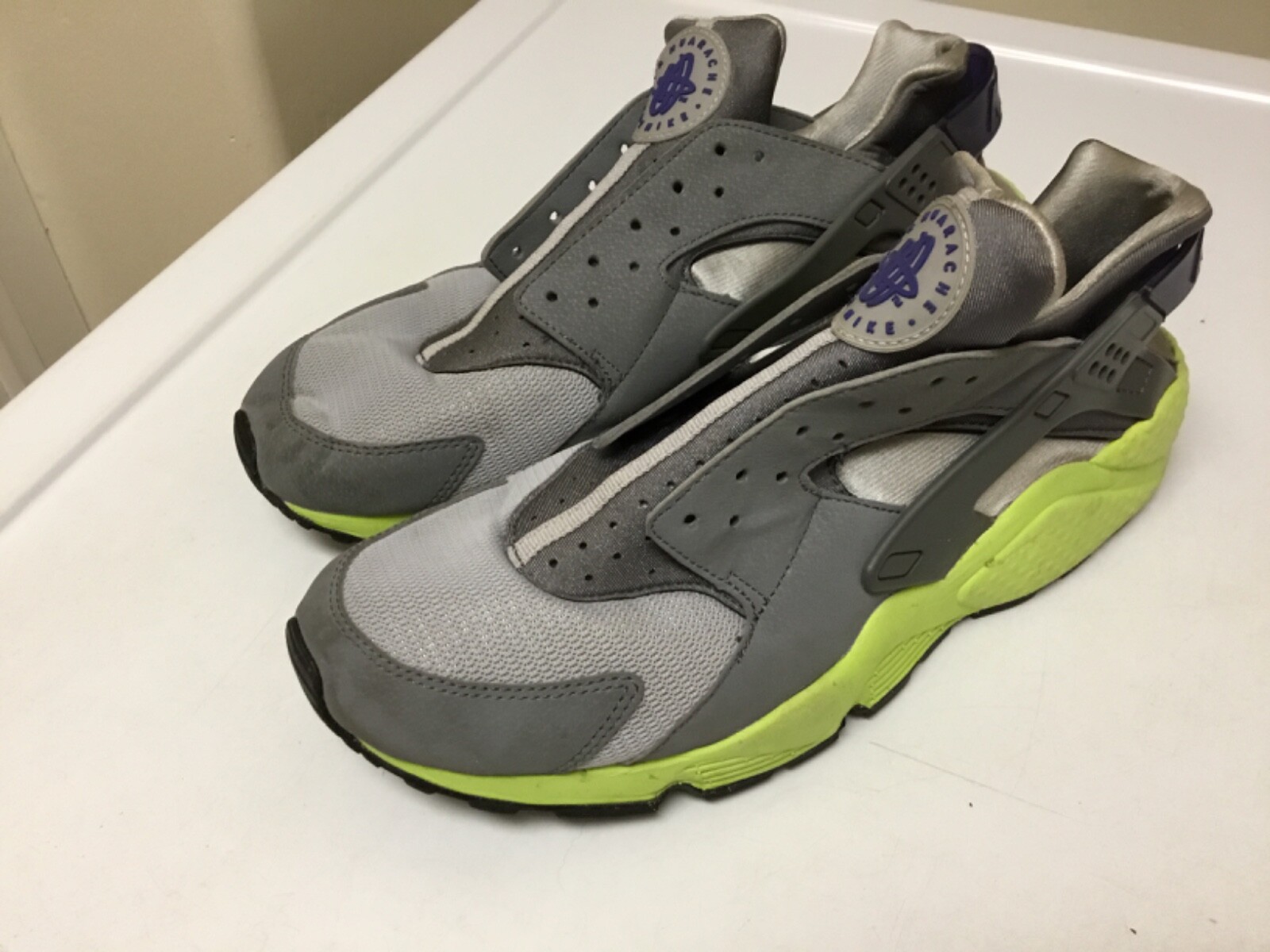 red nike air max shoes