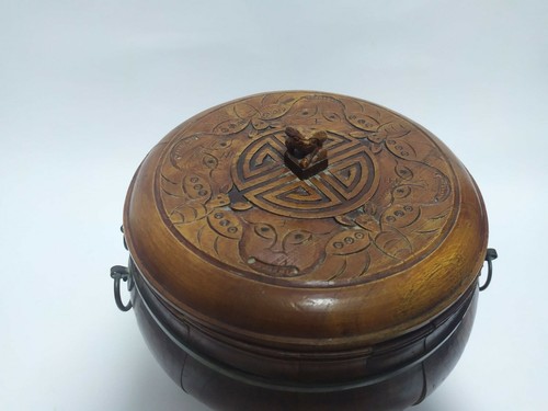 Vintage Hand Carved Wood Round Lidded Trinket Box Frog Knob - Picture 3 of 12