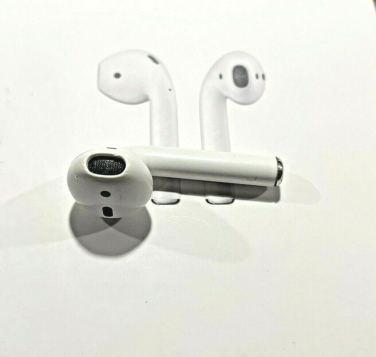 dgs　純正AirPods 2新品 dgs 純正AirPods 2新品 Original Apple AirPods 2nd Generation