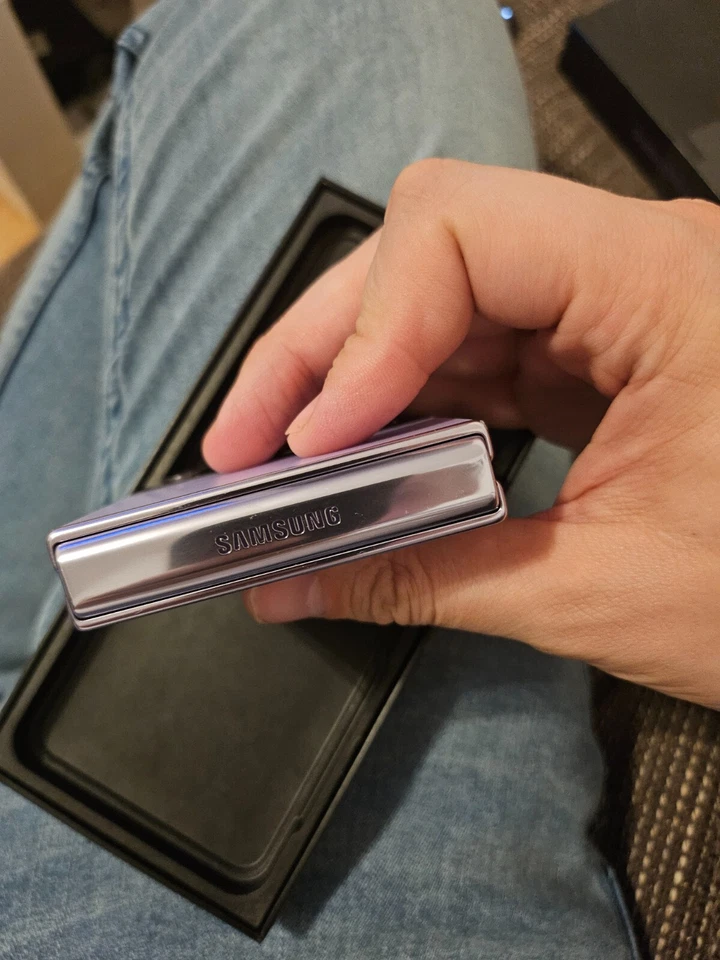 Samsung Galaxy Z Flip4 · 512GB, Foto 3 von 5