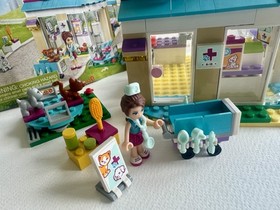 41085 LEGO Complete FRIENDS Vet Clinic with manual