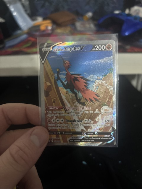 Galarian Zapdos V #174 (Chilling Reign (2021))