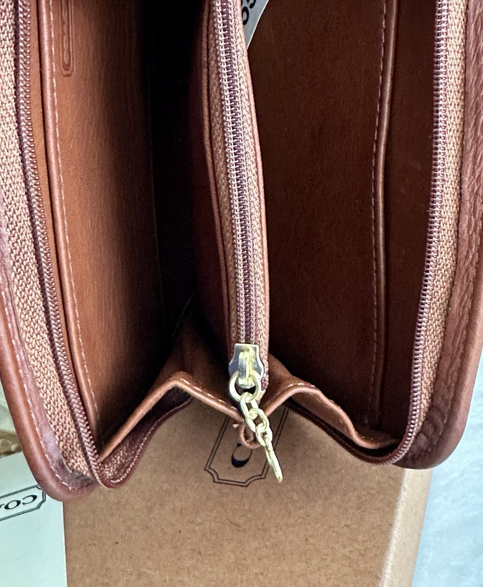 NWT COACH VINTAGE TAN ZIP-AROUND COMPACT CLUTCH 7242 ORIGINAL BOX