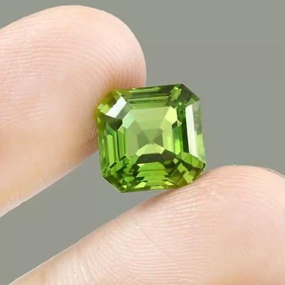 Awesome Certified Natural Green Peridot from Pakistan 10.40 Carats