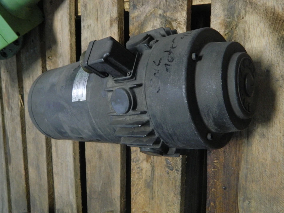 INDRAMAT PERMANENTMAGNET GLEICHSTROMSERVOMOTOR 9.20B/SSA-0/SO31 .76 KM 230 V - Image 4 of 4