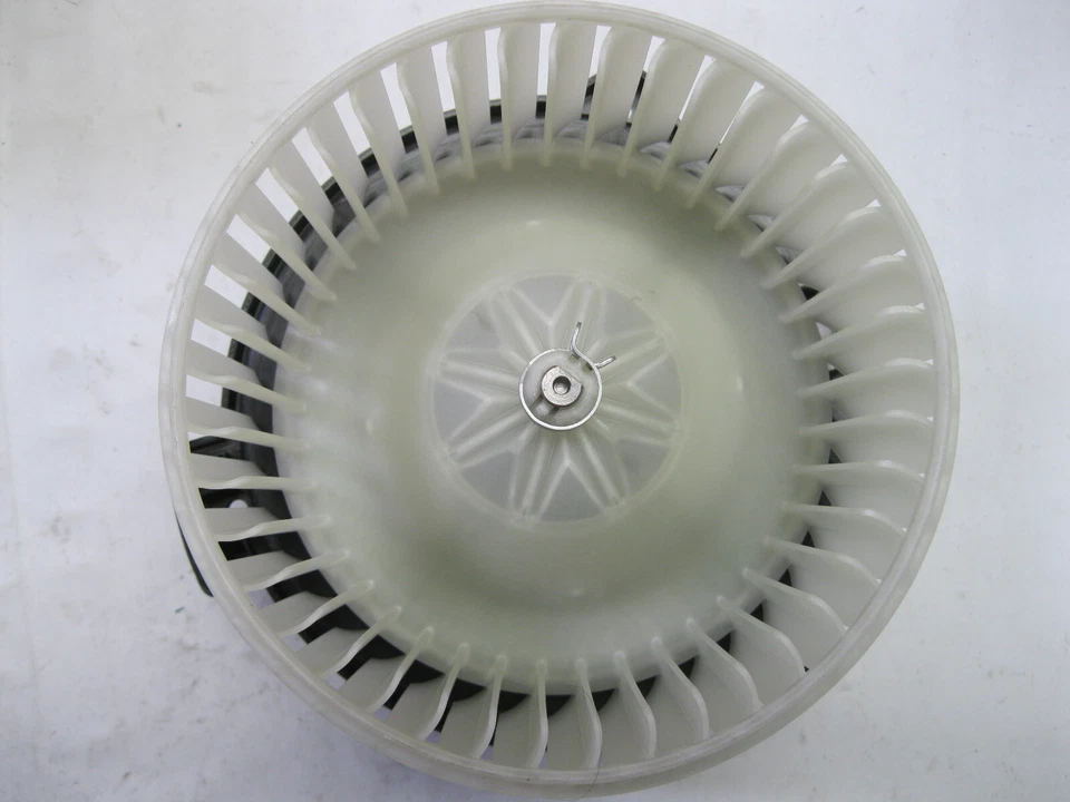 HVAC Blower Motor VDO PM9182 fits 1999-2003 Mitsubishi Galant - Image 3 of 4