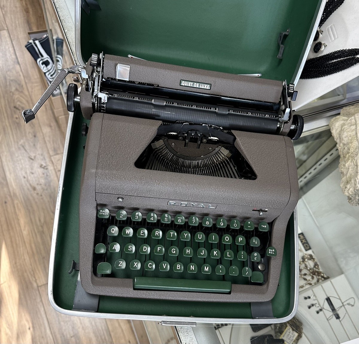 Vintage 1953 Royal Quiet De Luxe Deluxe Portable Typewriter