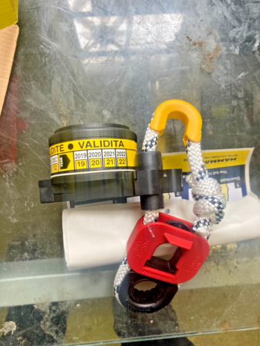 Hammar H20R Hydrostatic Release Unit For Liferafts (past expiry date) - Picture 3 of 12