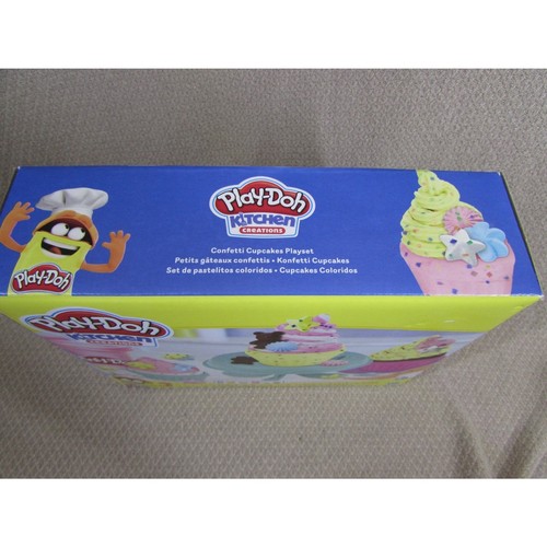 Play Doh Hasbro Kitchen Creations Confetti Cupcakes Playset New - Picture 6 of 7