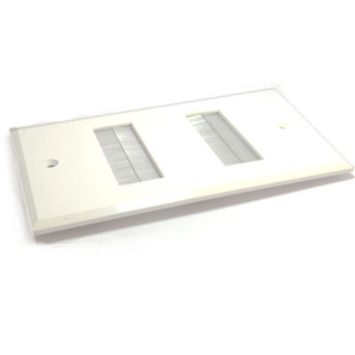 Blanc Double Gang Plastron Blanc Brosse Prise murale câble Entrée Plaque Tidy Mount