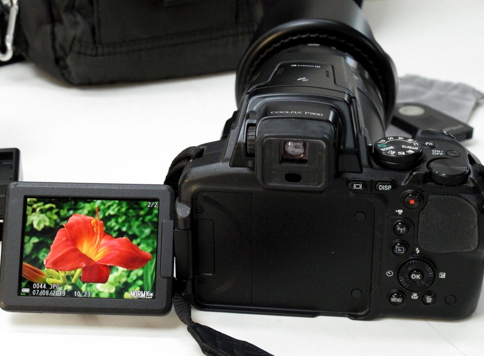 NIKON COOLPIX P900 W/ TRIPOD MOUNT PLUS MANY EXTRAS eBay