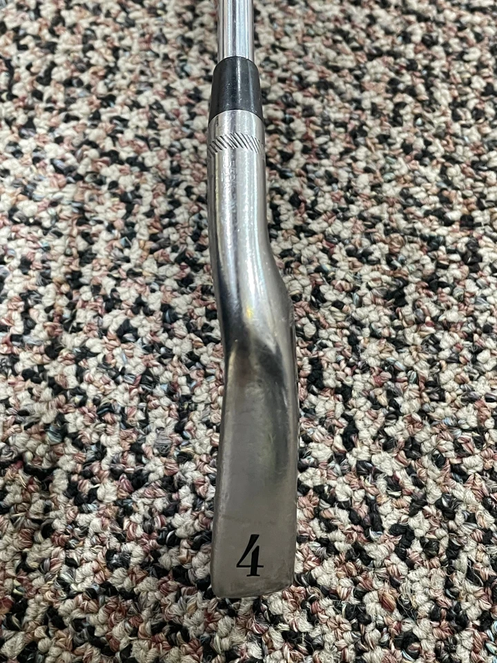 Titleist DCI Black 762 24° 4 Iron DG S300 Stiff Flex Shaft Golf Pride Tour Wrap - Изображение 2 из 4