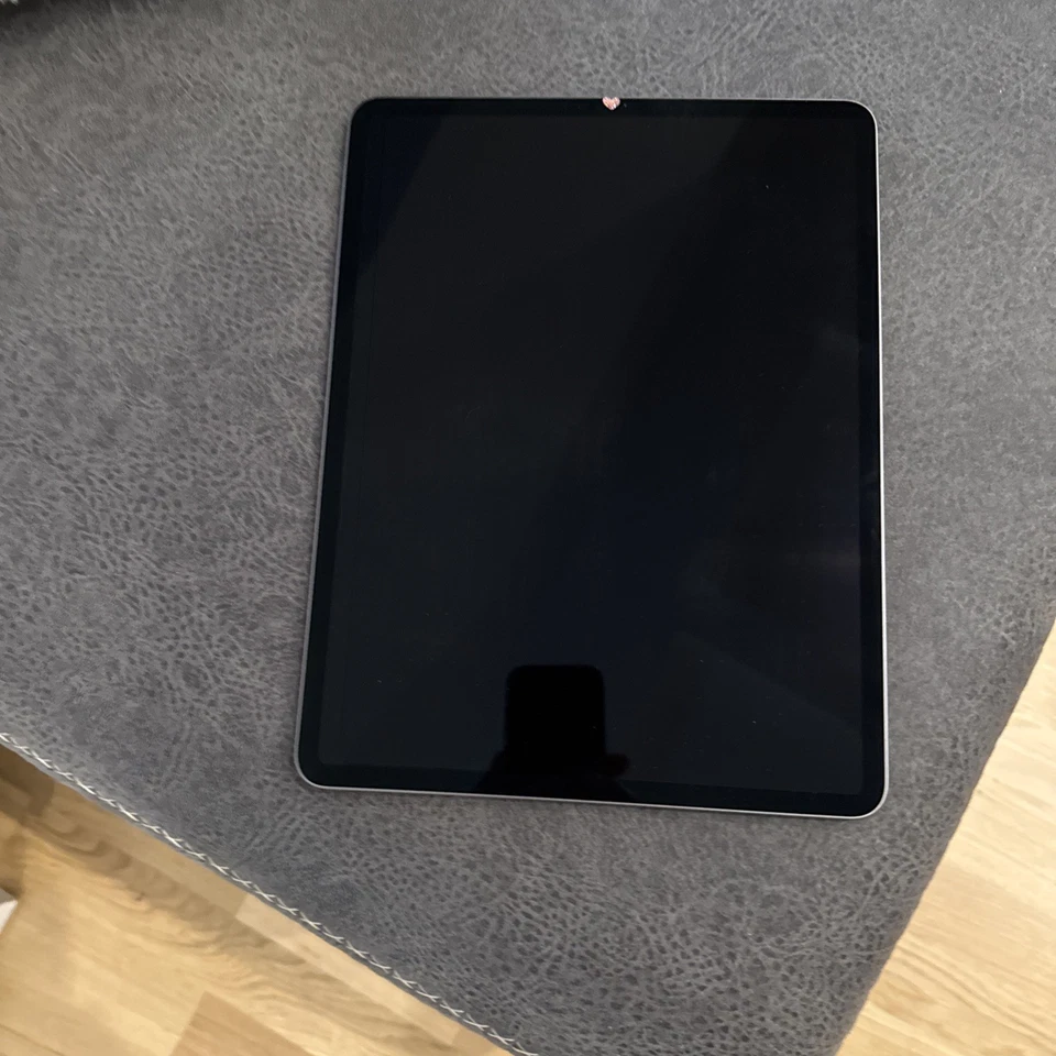 Apple iPad Pro 5. Gen 128GB, Wi-Fi, 12,9 Zol-Space Grau + original Schutzhülle