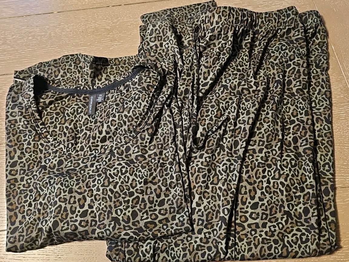 Cynthia Rowley Size 2X Leopard PJ Set Super Soft Long Sleeve,  Pants