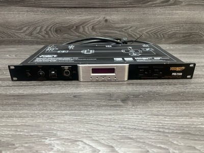 MONSTER POWER PRO 2500 Professional Reference Power Center (B06011210)