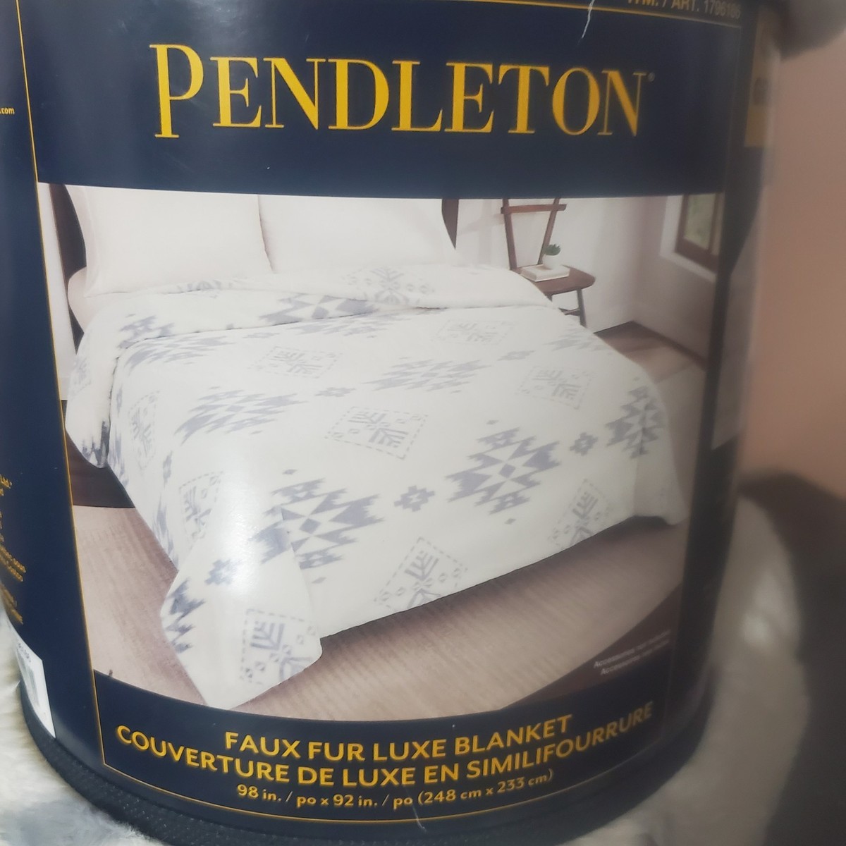 ちゃま　ペンドルトン  クイーン　ブランケット　ホワイト Pendleton Faux Fur Luxe Queen Grand Blanket 98 x 92in - White | eBay