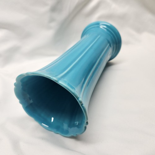 Vintage FIESTA 8" Turquoise Flower Vase - Picture 3 of 21