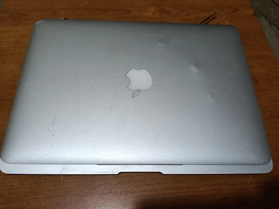 Mackbook Apple Air 2010 Per Pezzi Di Ricambio - Immagine 2 di 3