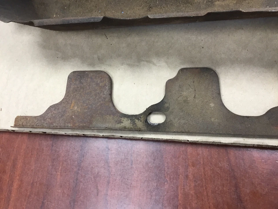 Ford Mustang Mercury 351-C 1971 1972 1973 dañado 4V escape elevador térmico escudos Foto 2 de 4