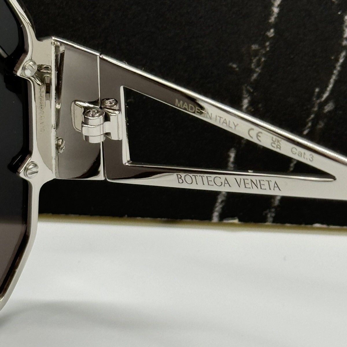 NEW BV1085SA 001 BOTTEGA VENETA SILVER BLACK WOMEN BOTTEGA  display picture 2