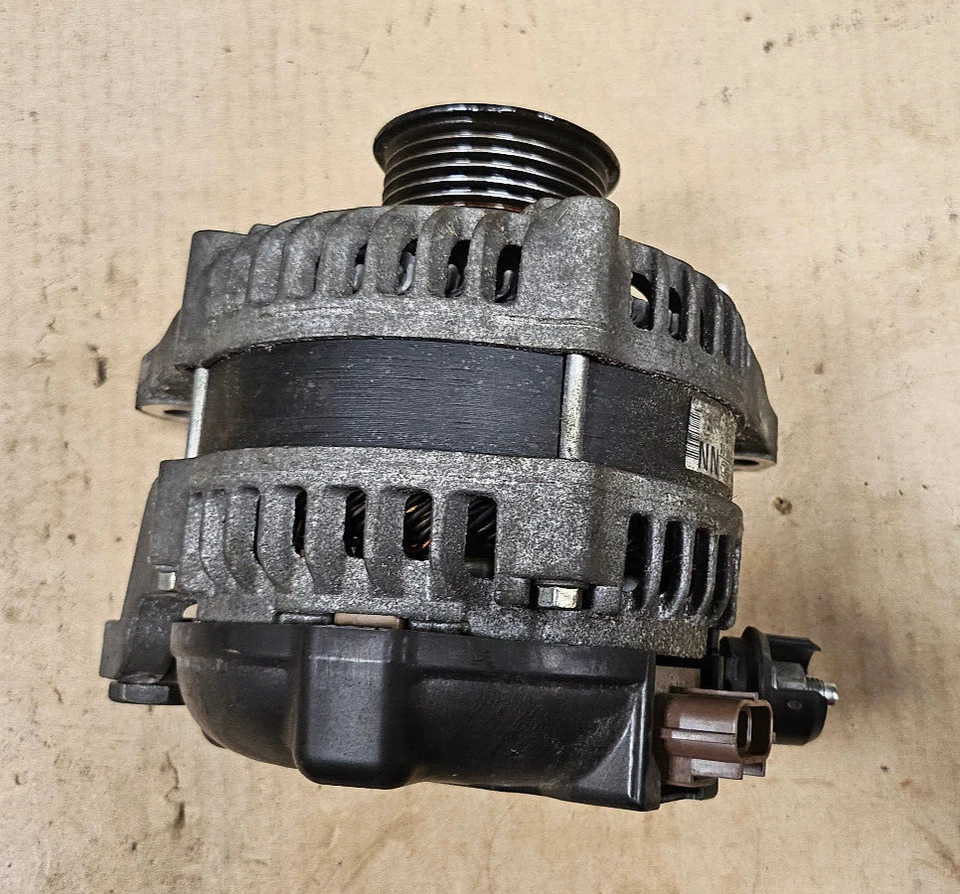 Alternador de motor Ford Mustang 2004-2014 3,7 L, BR3T-10300-EC Foto 3 de 4