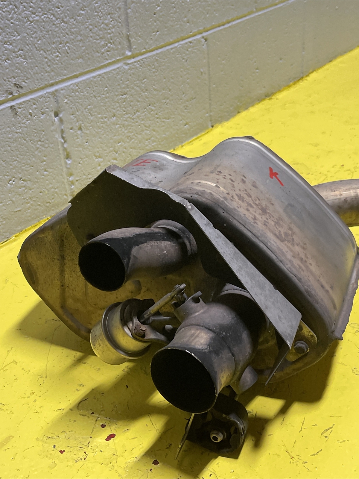 OEM 2017-2020 Maserati Levante Rear Right Exhaust Muffler BAFFLE Pipe SILENCER