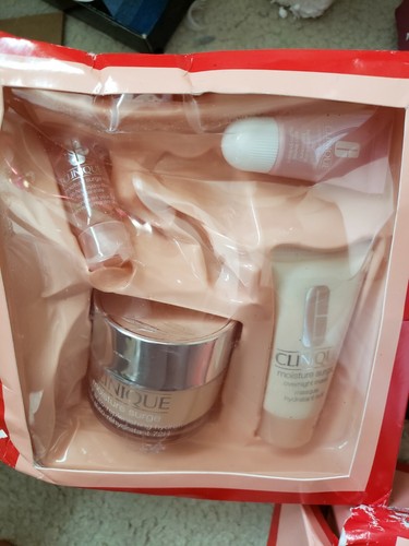 Clinique More Than Moisture Gift Set 72-HR---NICE 