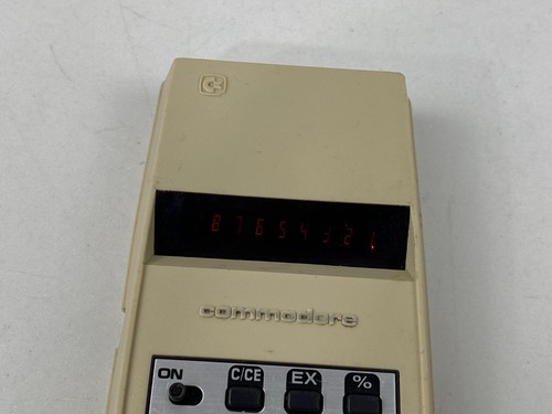 VINTAGE COMMODORE 7923 SOLID STATE CALCULATOR - Picture 4 of 16