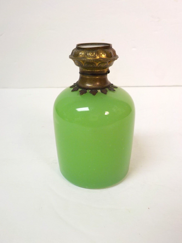 19th C. FRENCH GRAND TOUR PALAIS ROYALE 4" OPALINE GLASS & EGLOMISE SCENT BOTTLE - Picture 4 of 9