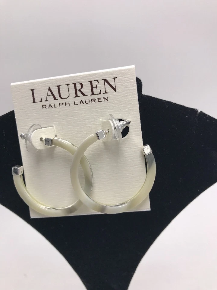 Pendientes de aro abiertos Lauren Ralph Lauren tono plata y cuerno $35 JL5 Foto 3 de 4