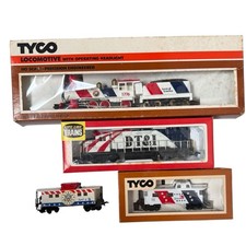 Vintage Tyco HO Train Spirit of America '76 Engine Caboose Lifelike Locomotive +