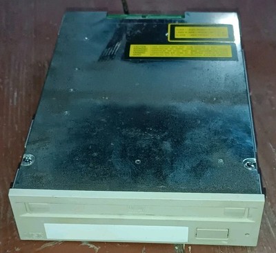 Apple Macintosh LC575 300i 2x Sony Caddy CD-ROM Laufwerk 50-polig SCSI CDU561-25